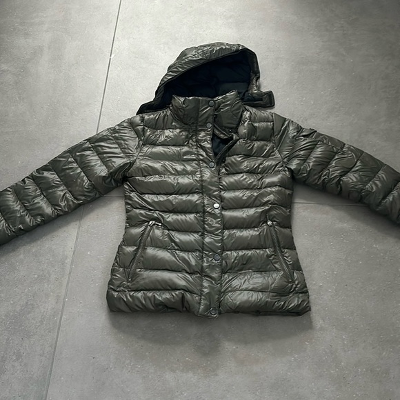 Marmot Women’s Ski Jacket Size Medium - Picture 4 of 4